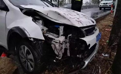 珠海爆料最新车祸,多车连环相撞，现场情况紧急！